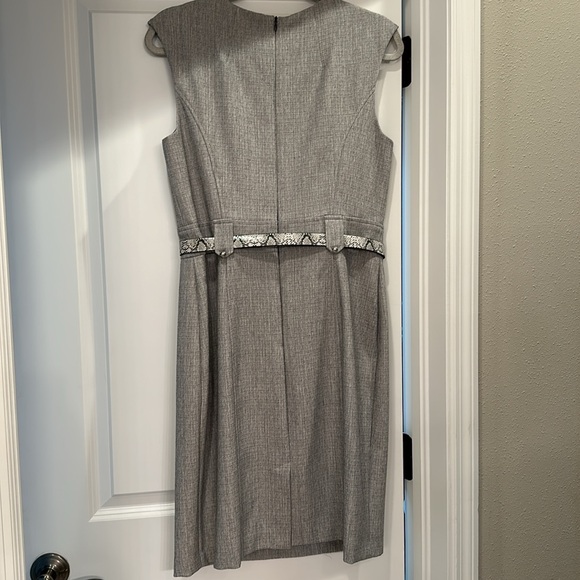 Dress with belt - Picture 2 of 2